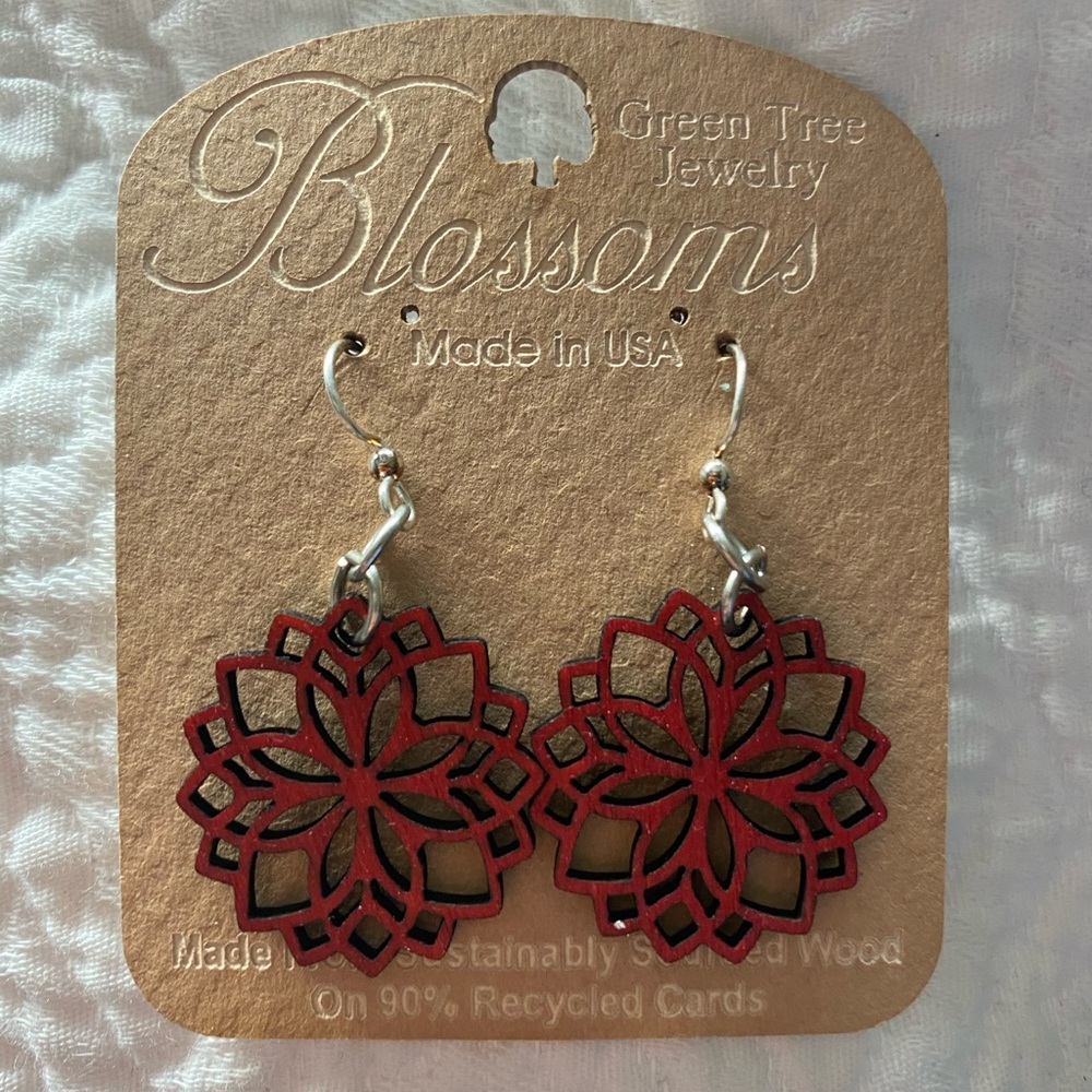 wooden red flower blossom earrings 🌹